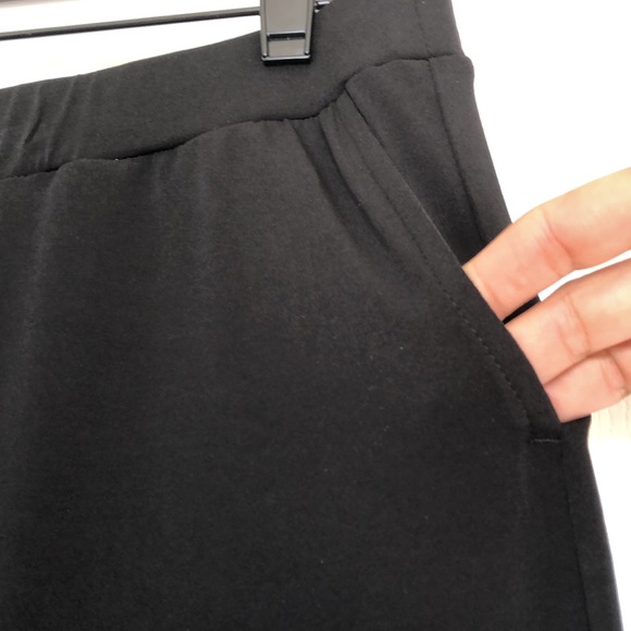 Susan Graver Black Palazzo wide leg pants. Cropped length. Side pockets. Size M - Picture 5 of 8